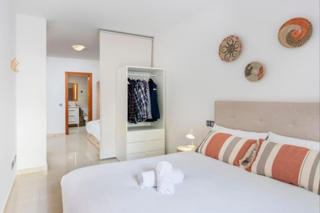 Acogedor Apartamento Cerca Del Casco Antiguo Girona Luaran gambar